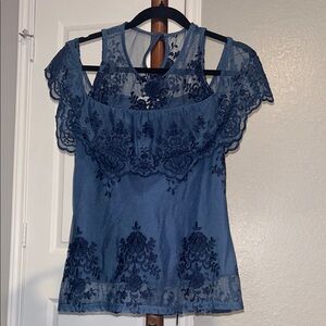 NWT W Navy Blue Francesca’s Elegant Cold Shoulder Lace Top Size Small |A174